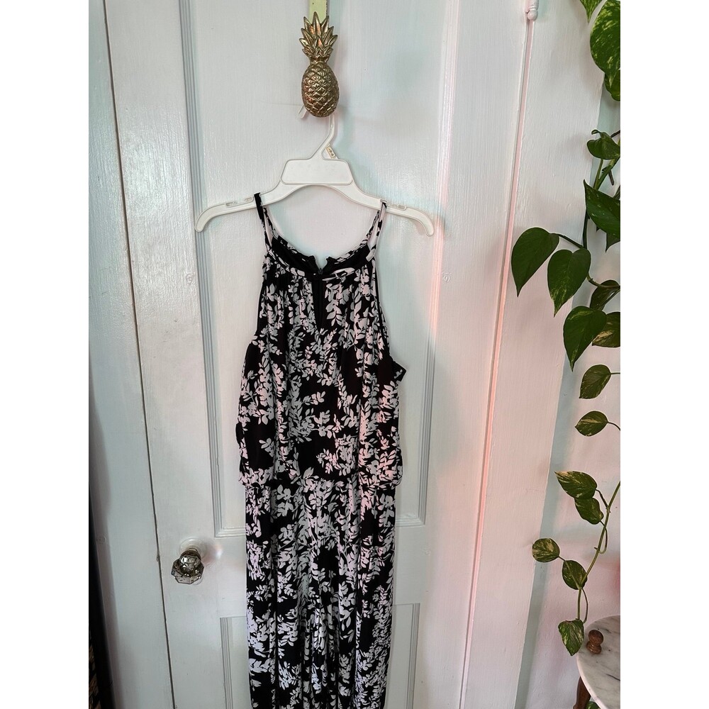 London Times Women’s size 10 Black and white floral maxi dress